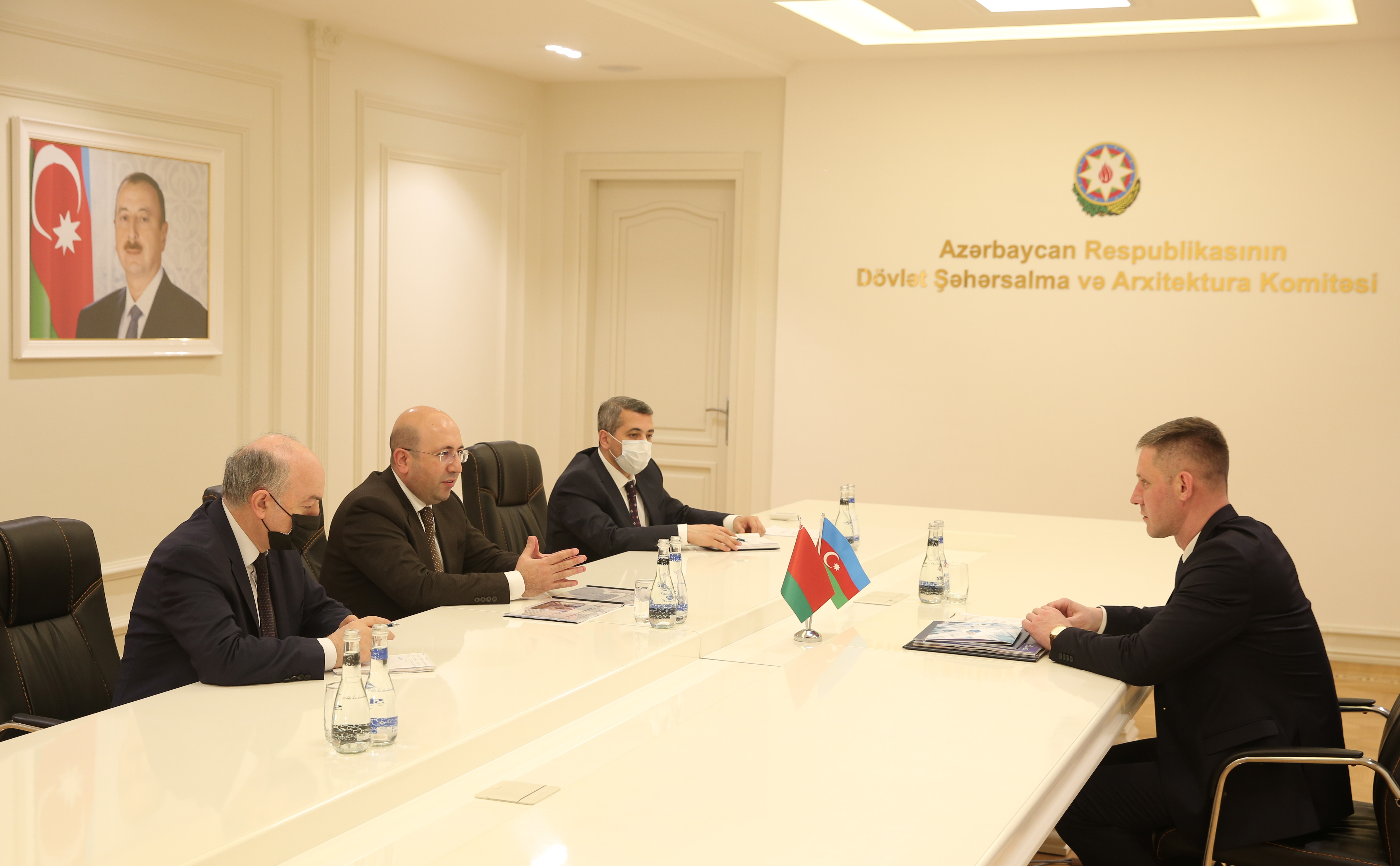 Mr. Anar Guliyev, the Chairman of the State Committee on Urban Planning and Architecture received the Minister of Architecture and Construction of the Republic of Belarus